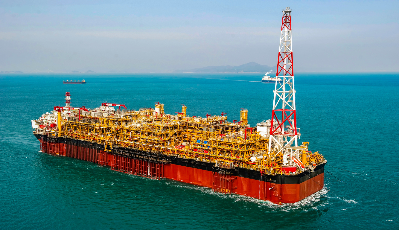 1718701867-Oil & Gas offshore FPSO Oil Rig stock photo 1334769.jpg